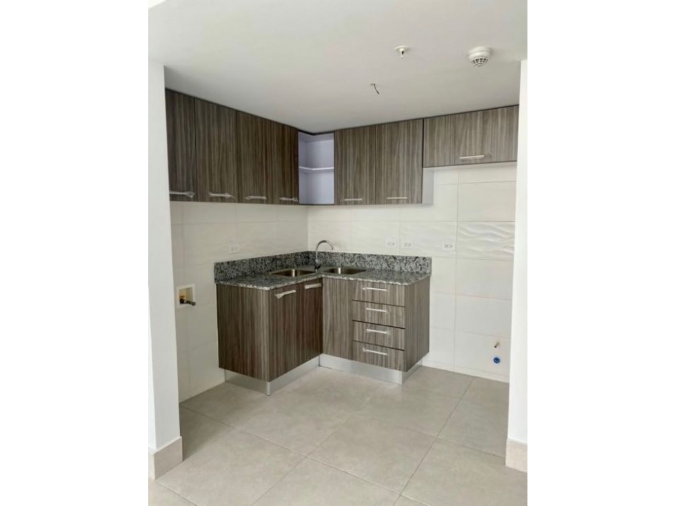 SE ALQUILA APARTAMENTO EN EL BOSQUE