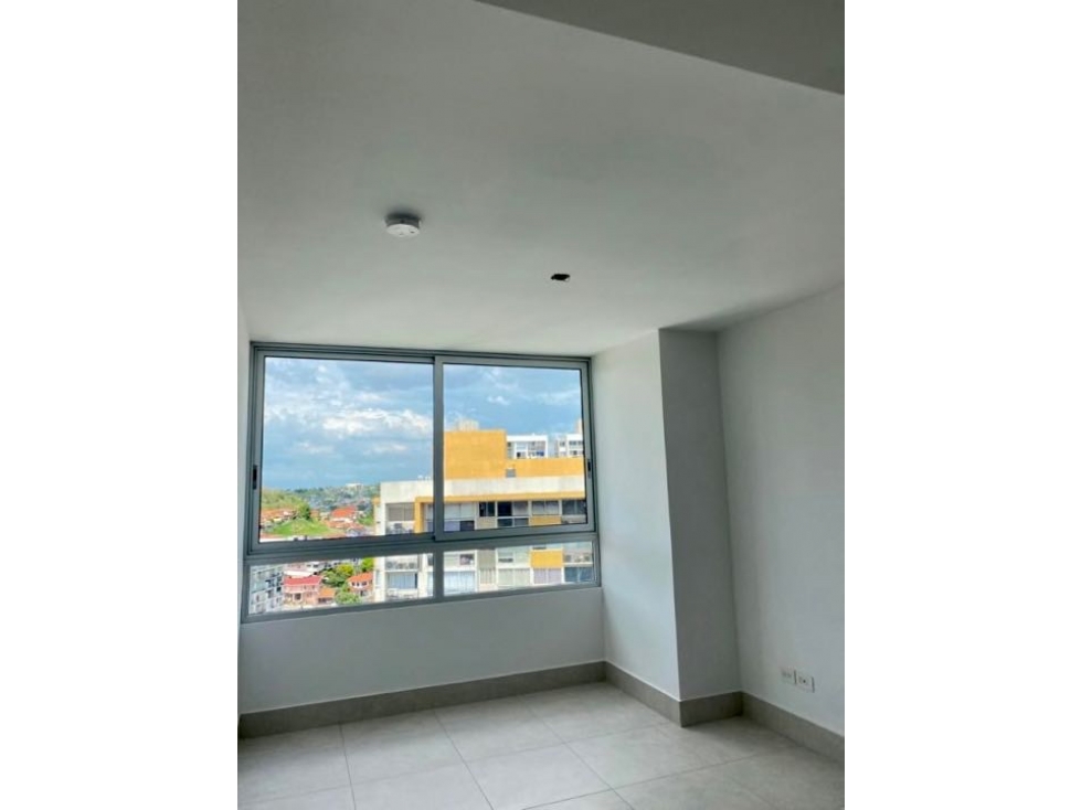 SE ALQUILA APARTAMENTO EN EL BOSQUE — foto 3