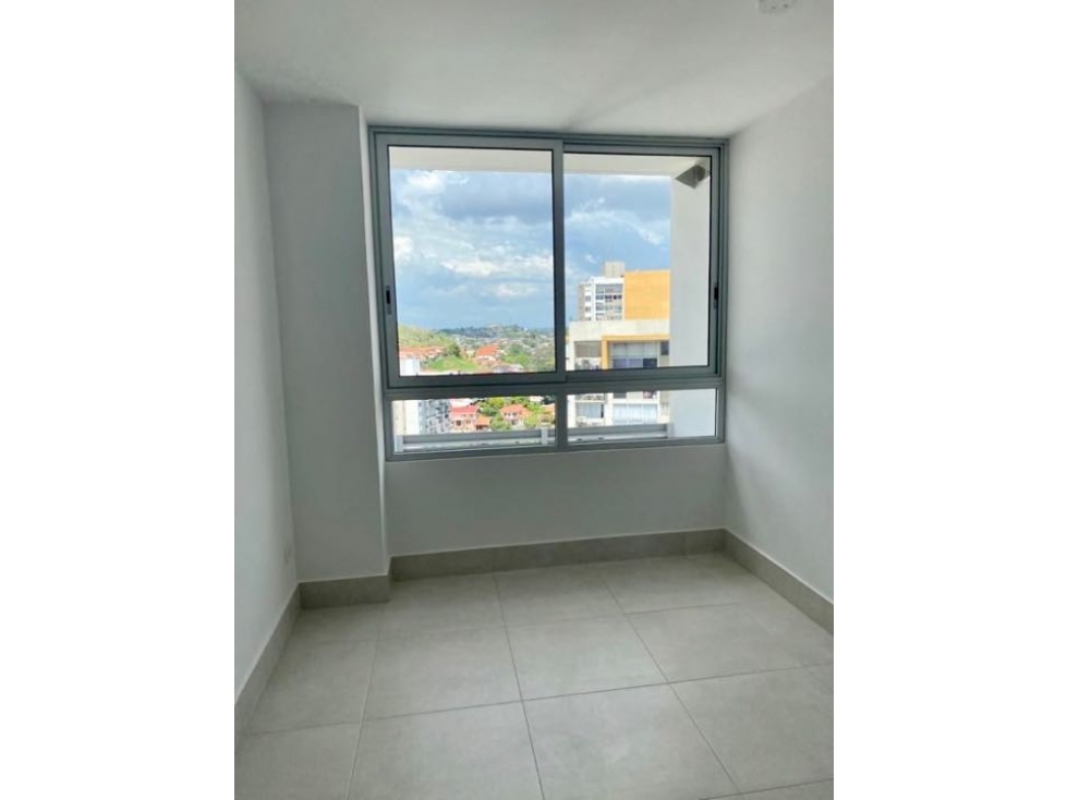 SE ALQUILA APARTAMENTO EN EL BOSQUE — foto 4