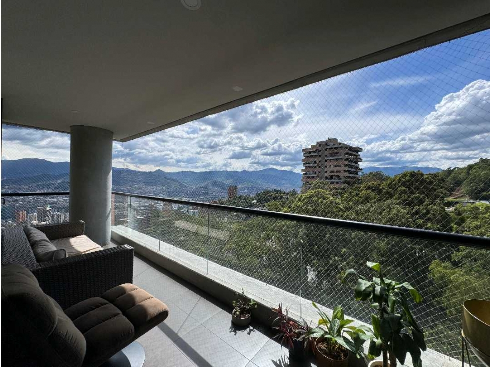 SE ARRIENDA APARTAMENTO EN EL POBLADO
