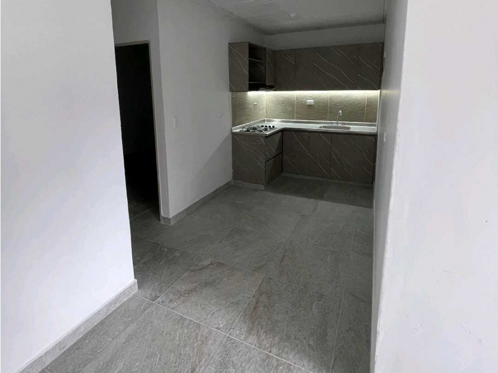 SE ALQUILA APARTAMENTO EN LA AMERICA