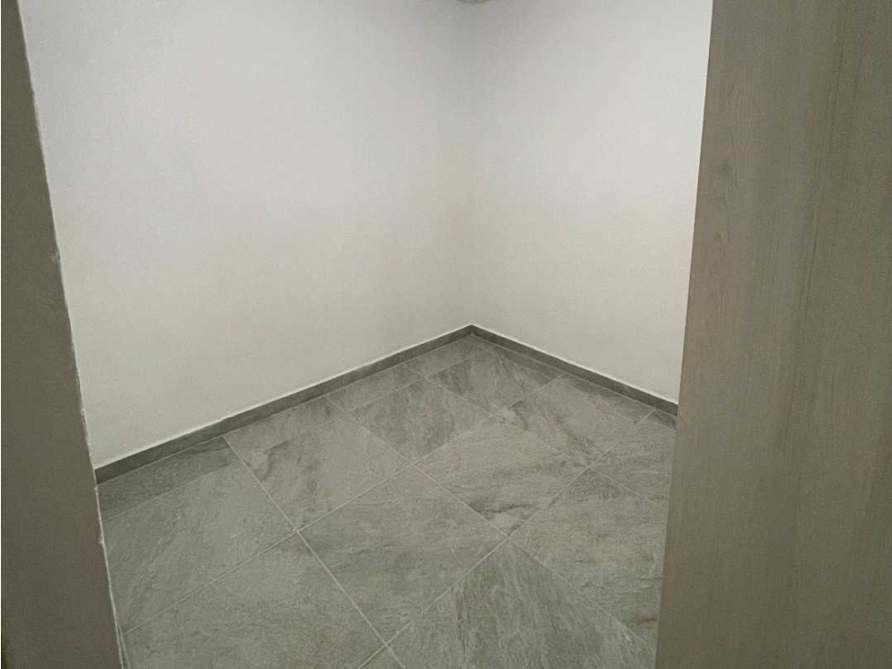 SE ALQUILA APARTAMENTO EN LA AMERICA — foto 6