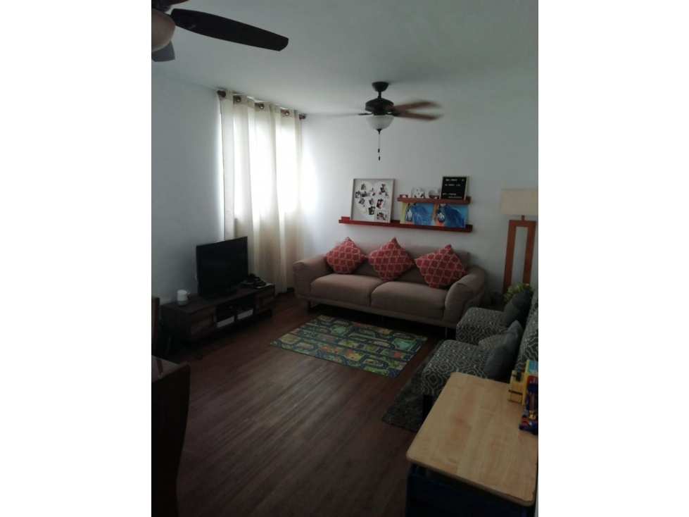 SE ALQUILA APARTAMENTO EN PH CENTENNIAL