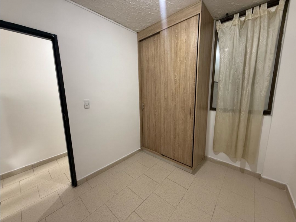 SE ALQUILA APARTAMENTO INTERNO EN SAN ANTONIO PRIMER PISO — foto 5
