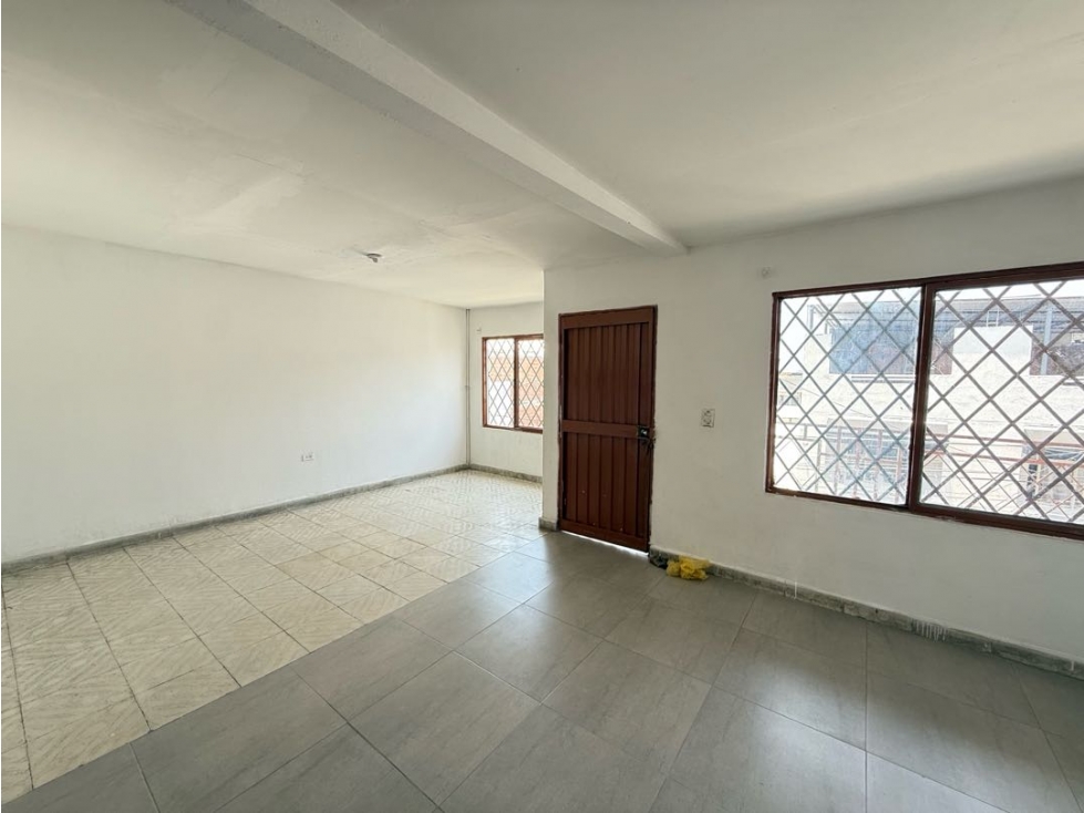 SE ALQUILA APARTAMENTO TERCER PISO DOS HABITACIONES EL JARDIN