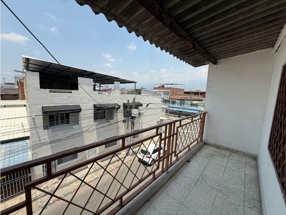 SE ALQUILA APARTAMENTO TERCER PISO DOS HABITACIONES EL JARDIN — foto 3