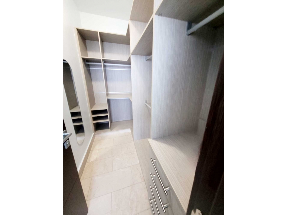 Se Alquila Apto en.Grand Tower modelo H — foto 6