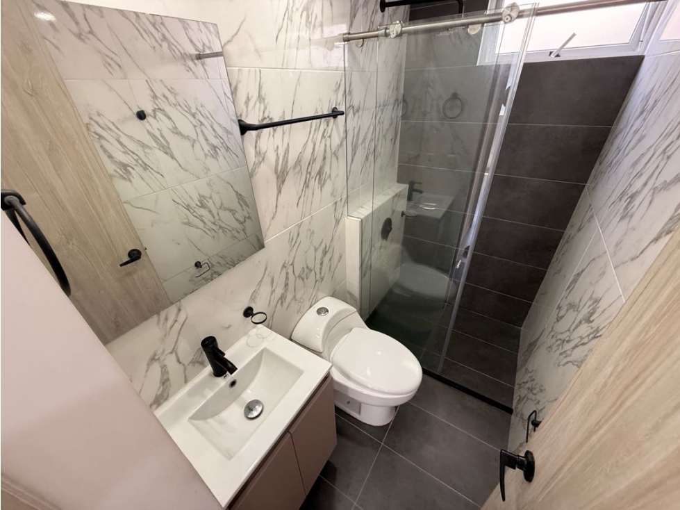 SE ALQUILA APTO REMODELADO EN KACHIPAY QUINTO PISO — foto 3