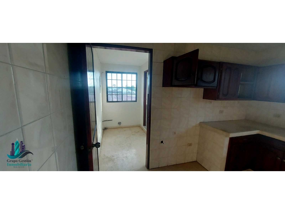 SE ALQUILA BELLO Y AMPLIO APARTAMENTO EN SANTIAGO FRENTE ALA N - 5