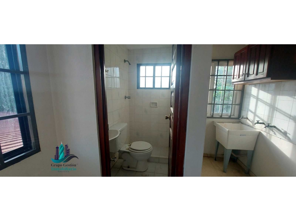SE ALQUILA BELLO Y AMPLIO APARTAMENTO EN SANTIAGO FRENTE ALA N - 6
