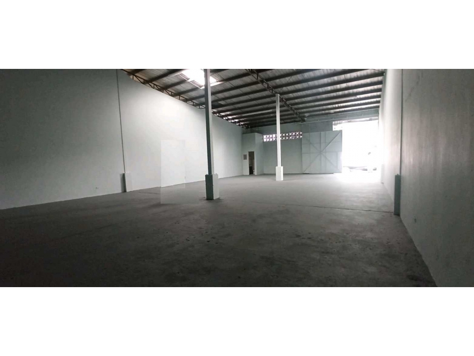 SE ALQUILA BODEGA EN TRANSISMICA — foto 4