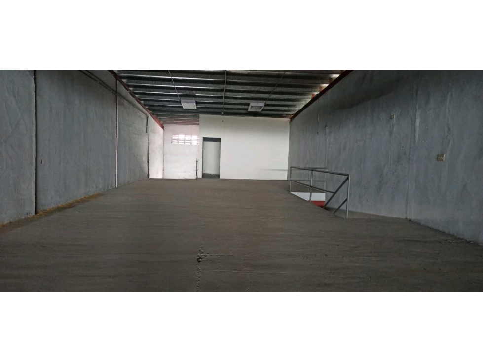 SE ALQUILA BODEGA EN CENTRO LOGISTICO — foto 3