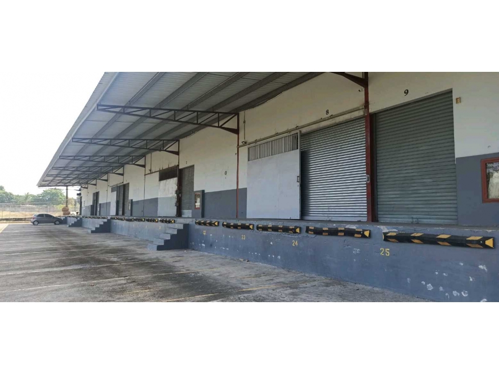 SE ALQUILA BODEGA EN CENTRO LOGISTICO — foto 4