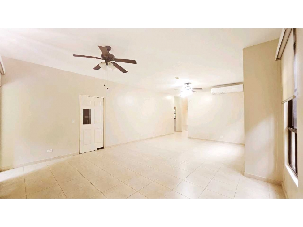 SE ALQUILA CASA CON JARDIN EN CLAYTON VILLAGE MB — foto 4