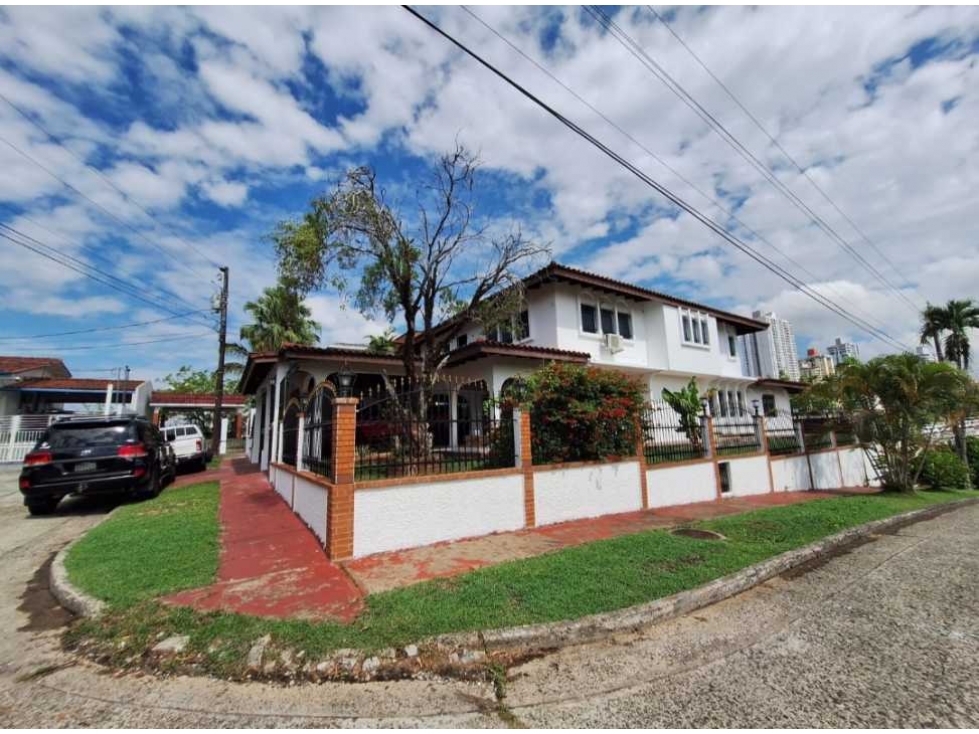 Se Alquila Casa de Esquina en el Dorado $2500