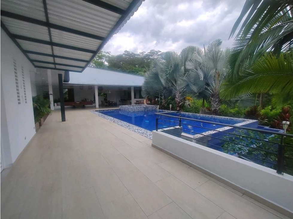 Se Alquila Casa de Lujo en La Mesa Cundi - 2
