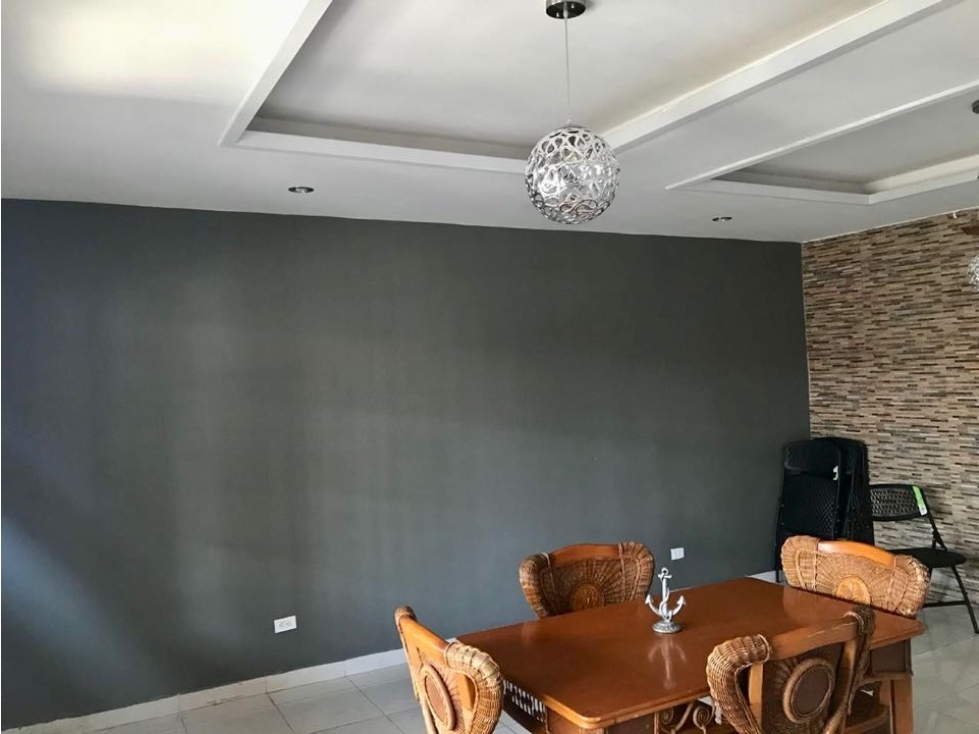 SE VENDE CASA EN CAMINO REAL $160,000 AM - 3