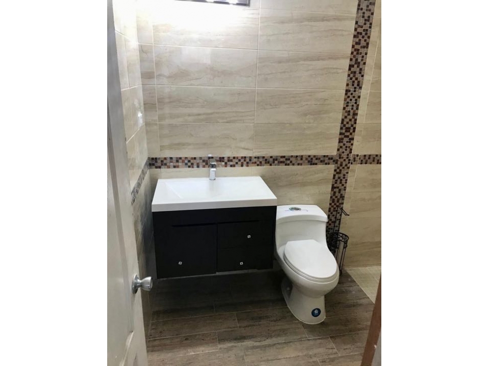 SE VENDE CASA EN CAMINO REAL $160,000 AM - 6