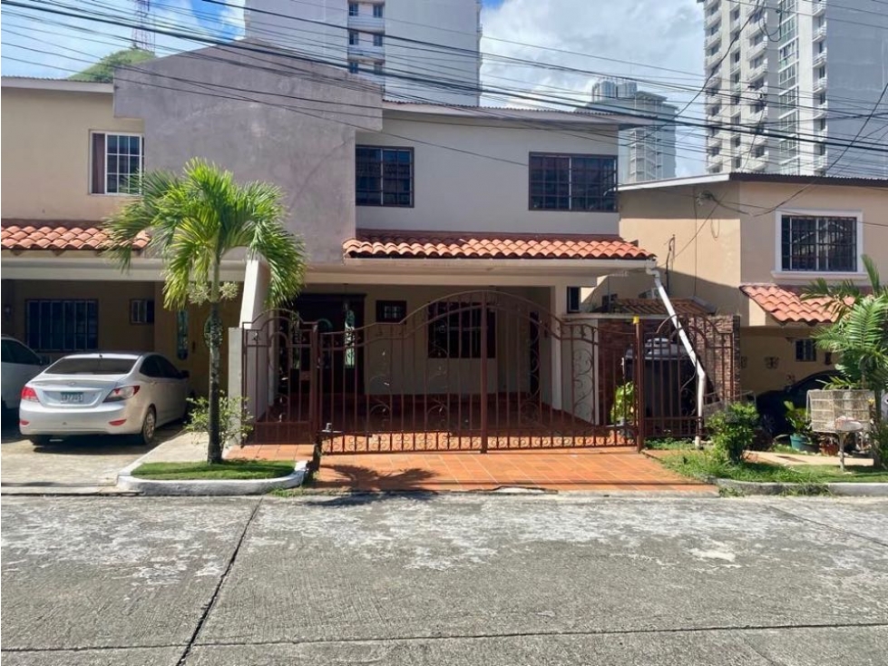 SE VENDE CASA EN CONDADO DEL REY $315,000 AM - 1