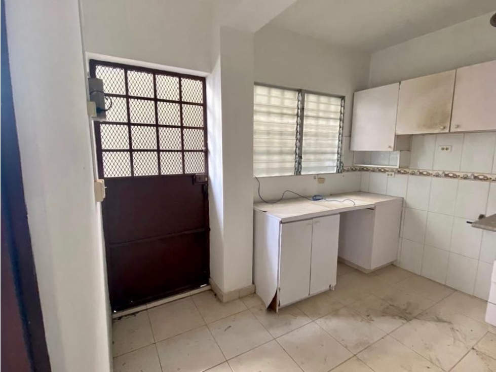 SE VENDE CASA EN CONDADO DEL REY $315,000 AM - 3