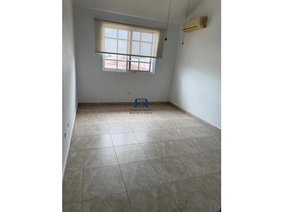 SE ALQUILA CASA EN COSTA DEL ESTE — foto 3