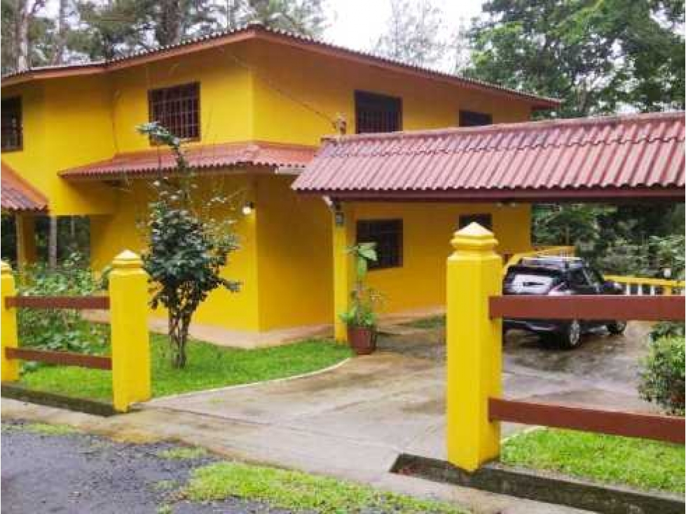 SE ALQUILA CASA EN LOS ALTOS DE CERRO AZUL