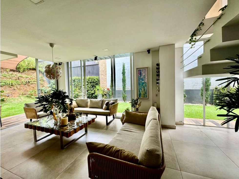 Se arrienda linda casa en Pance - 1