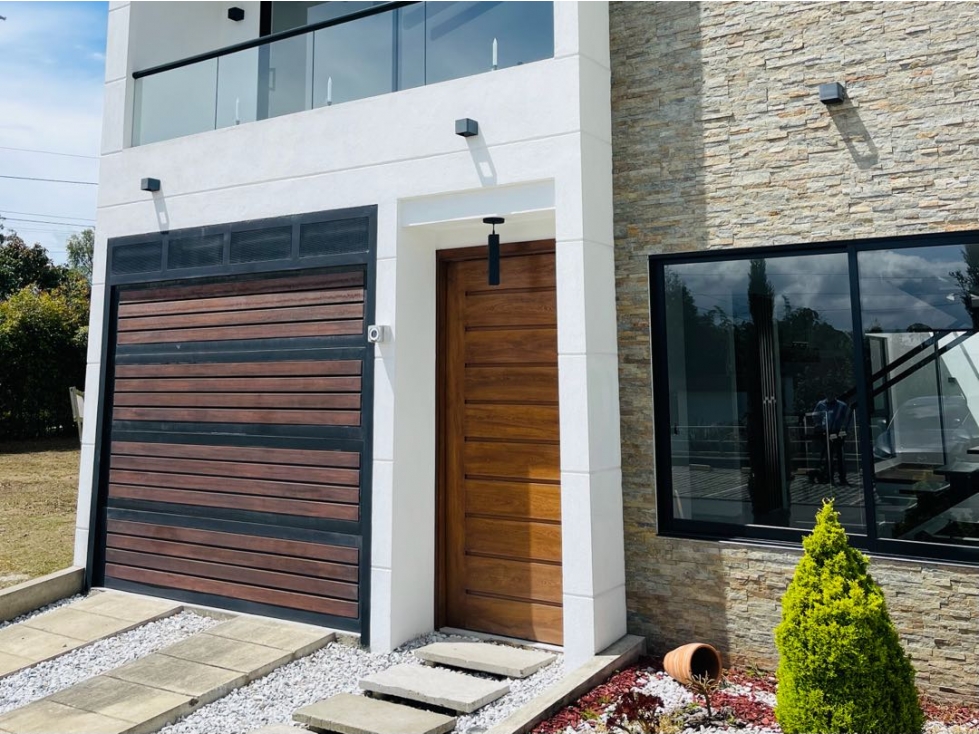 Se alquila casa en unidad cerrada Llanogrande