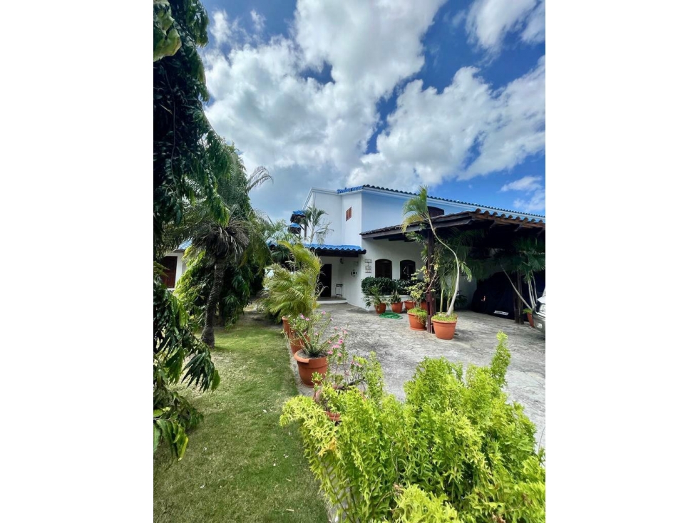 SE ALQUILA CASA GRANDE EN PLAYA BLANCA $1700 O SE VENDE $480,000 - 2