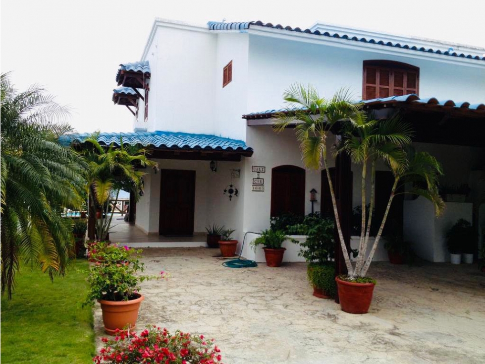 SE ALQUILA CASA GRANDE EN PLAYA BLANCA $1700 O SE VENDE $480,000 - 3