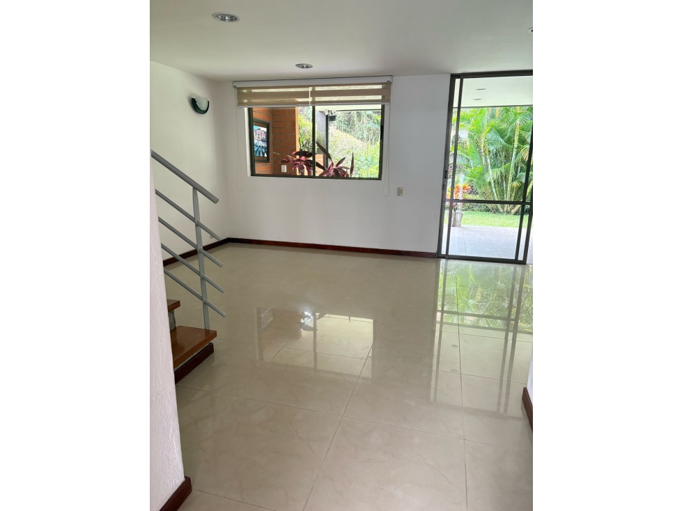 Casa en Arriendo en Envigado sector Loma del Chocho — foto 3