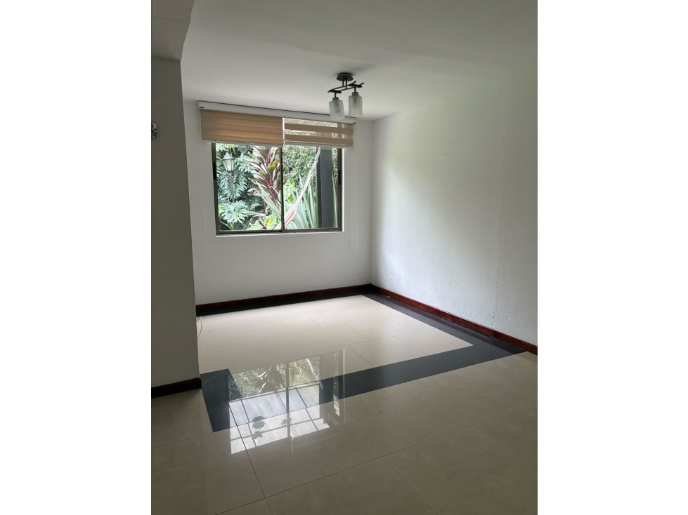 Casa en Arriendo en Envigado sector Loma del Chocho — foto 4