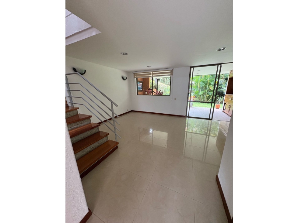 Casa en Arriendo en Envigado sector Loma del Chocho — foto 5