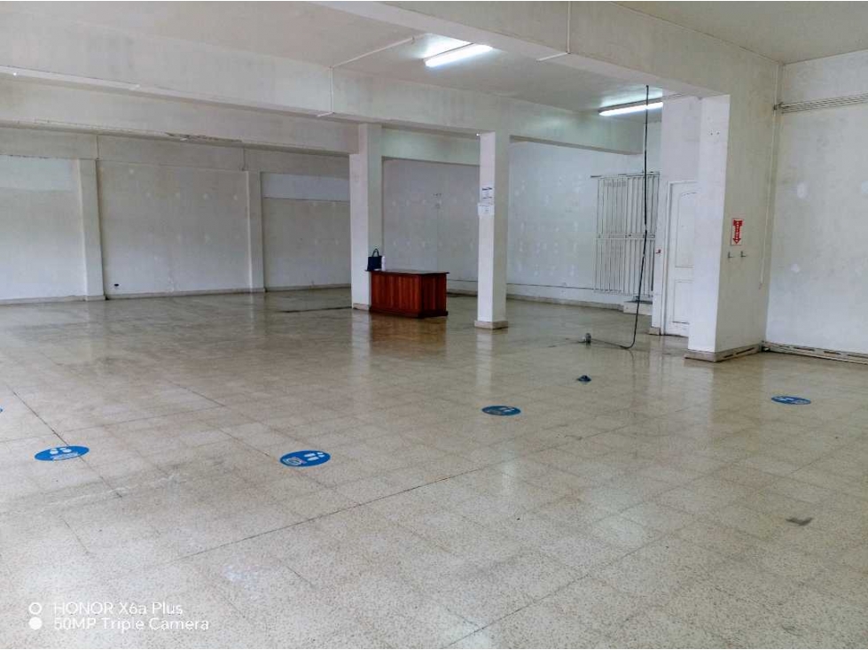 Se alquila centrico local de 604 mtrs en Bugaba - 2