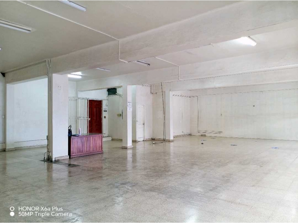 Se alquila centrico local de 604 mtrs en Bugaba - 3