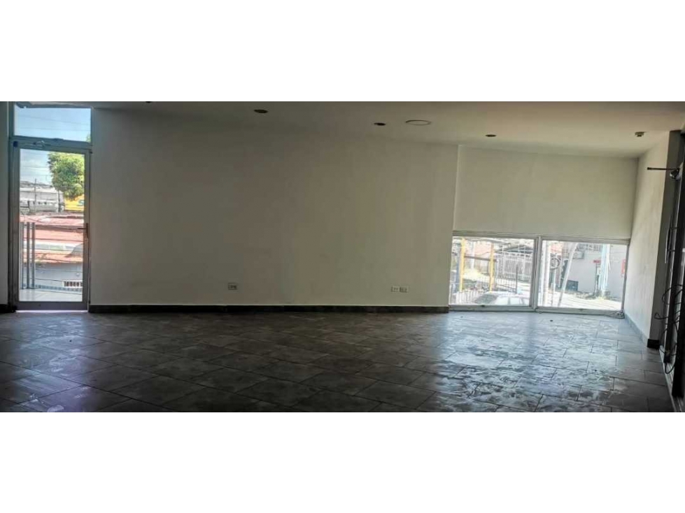Se alquila edificio comercial de 600 mts en Costa de Este — foto 4