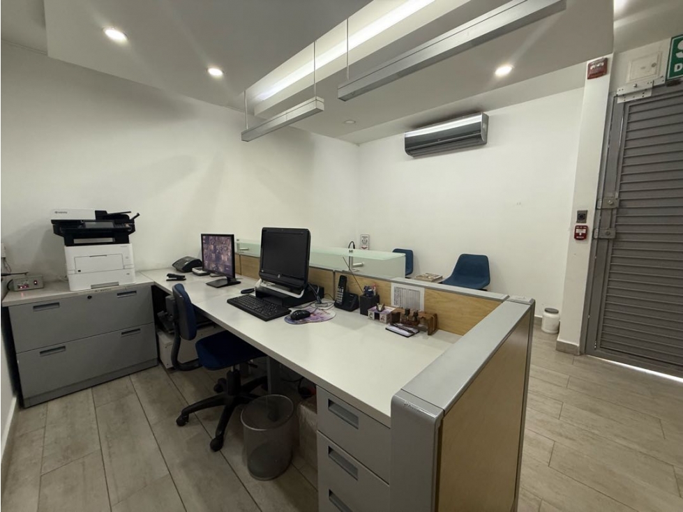 SE ALQUILA O VENDE EDIFICIO CON OFICINAS EN COLSEGUROS CVMM — foto 2