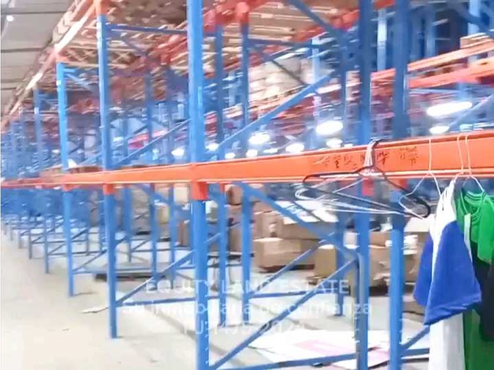 SE ALQUILA EDIFICIO TIPO GALERA — foto 5