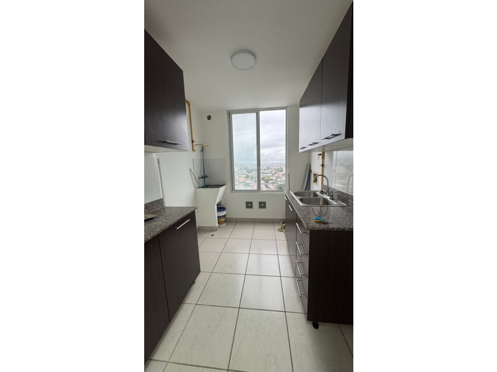 Se Alquila en Apartamento en Parque Lefevre 75 - 1
