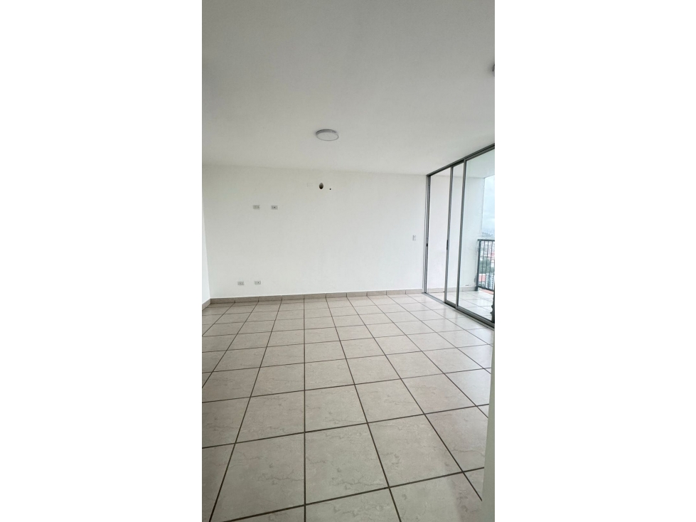 Se Alquila en Apartamento en Parque Lefevre 75 - 2