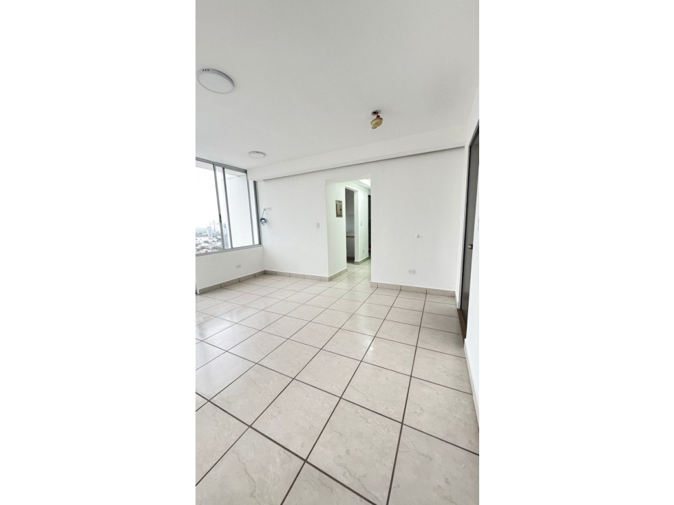 Se Alquila en Apartamento en Parque Lefevre 75 - 3