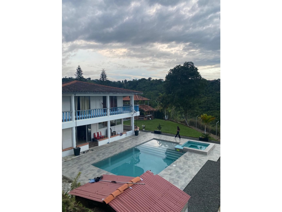 SE ALQUILA FINCA POR DIAS, 30 Personas ARABIA - 2