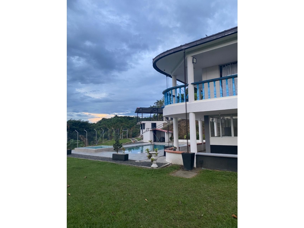 SE ALQUILA FINCA POR DIAS, 30 Personas ARABIA - 3