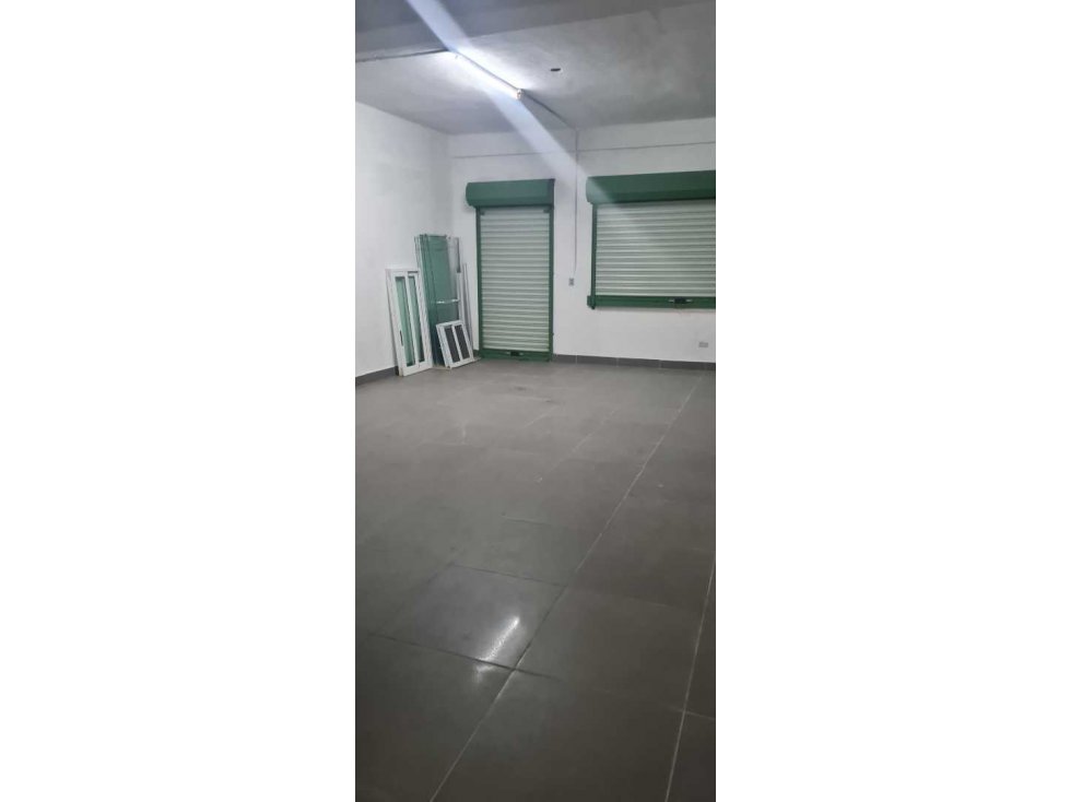 Se alquila galera de 100 mts en Río abajo (no mecánica) $850 - 1