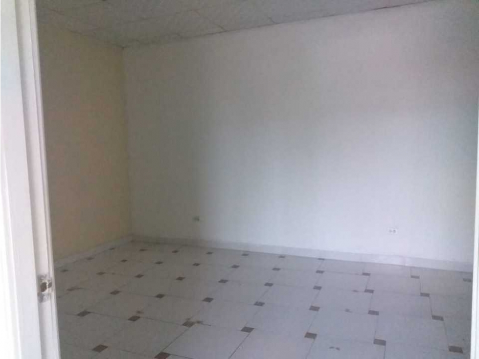 Se alquila galera de 458 mts en Pedregal Via Tocumen $3300 - 4
