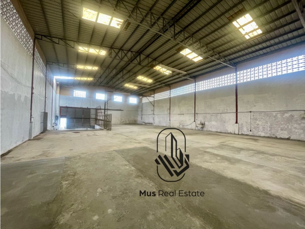 Alquiler de galera industrial en Pueblo nuevo - RT - 3