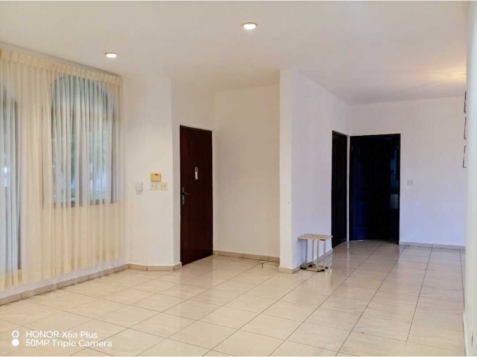 Se alquila hermosa y amplia casa en San Carlitos, David. Sin muebles — foto 6