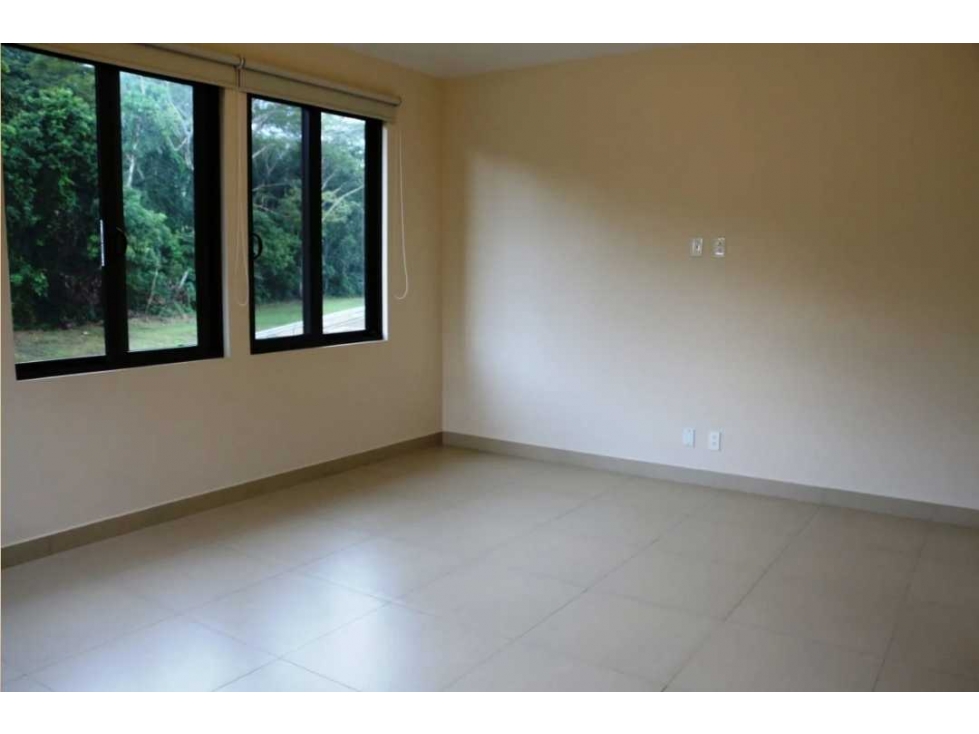 Se Alquila Linda casa en Panamá Pacifico — foto 6