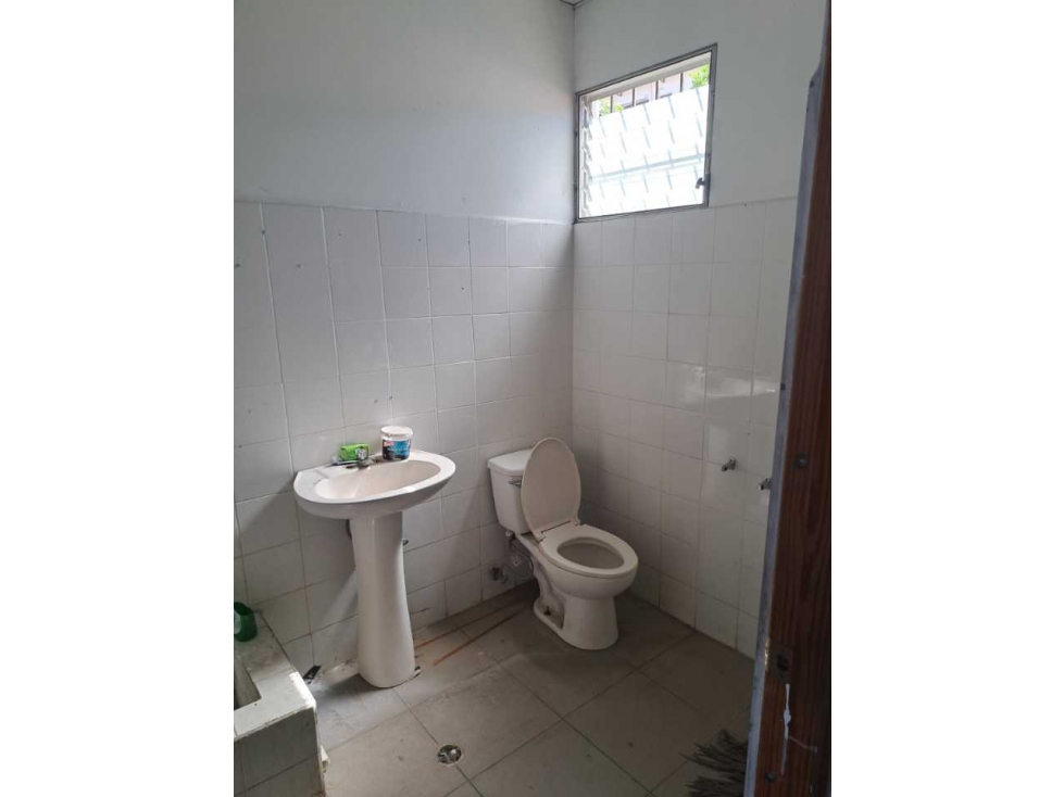 SE ALQUILA LOCAL 137 METROS DAVID - 4