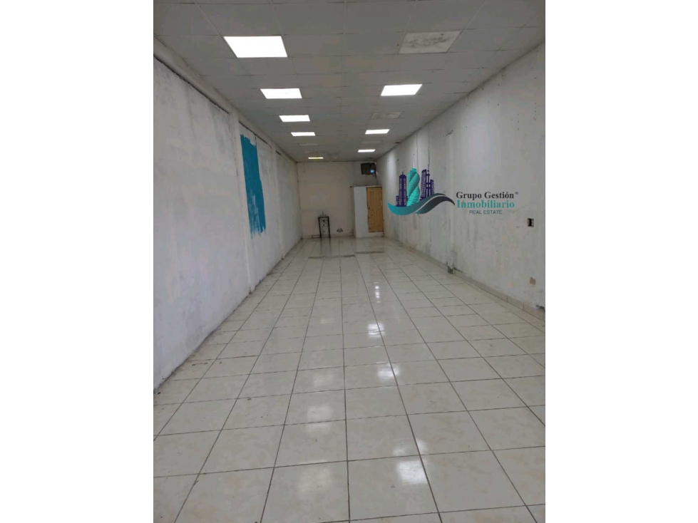SE ALQUILA LOCAL $750--81M2 - 4
